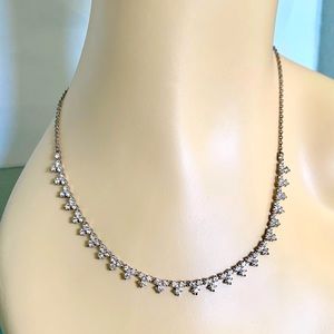 Crystal Statement Necklace/Costume Jewelry Necklace! In great condition! 🤍💎